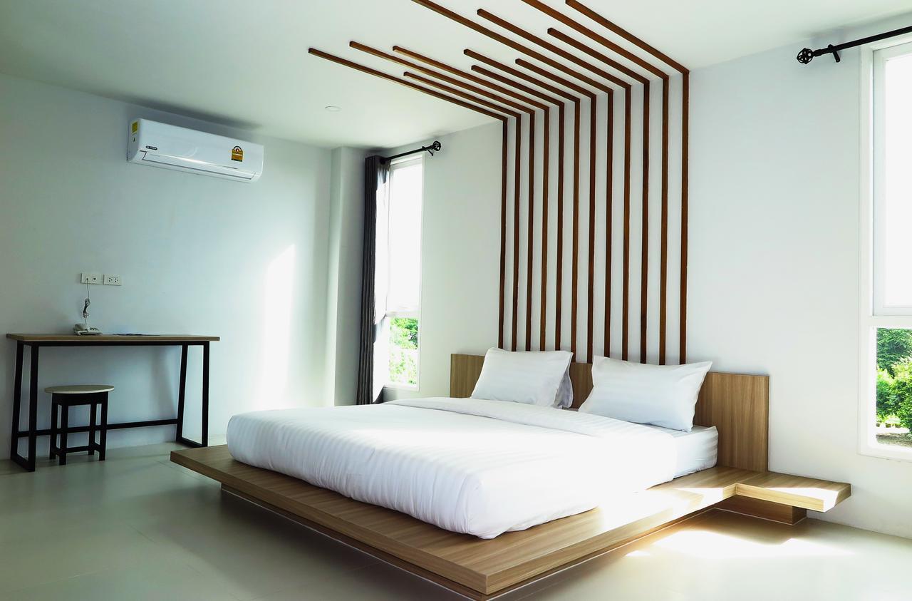 Phuket Marine Poshtel - Sha Plus Чалонг Екстер'єр фото