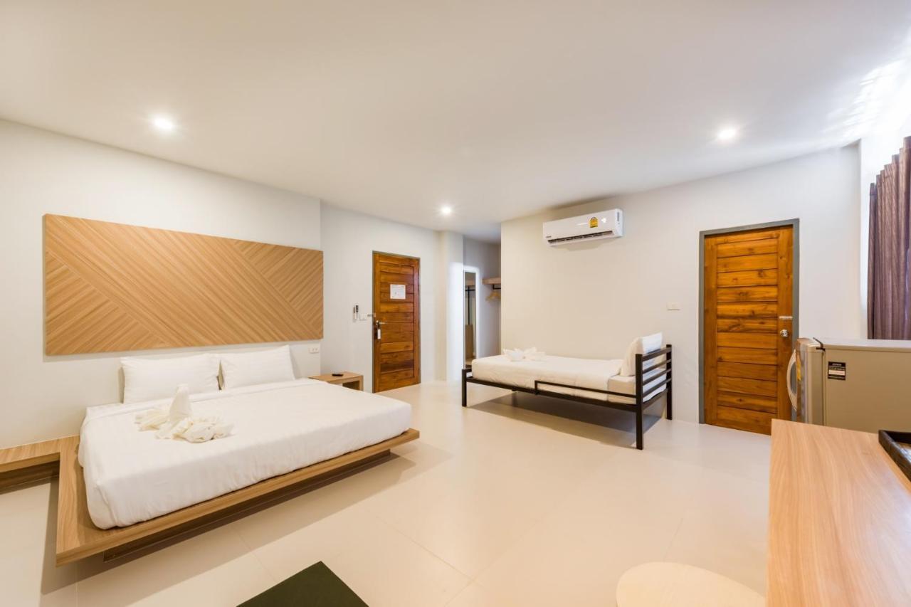 Phuket Marine Poshtel - Sha Plus Чалонг Екстер'єр фото