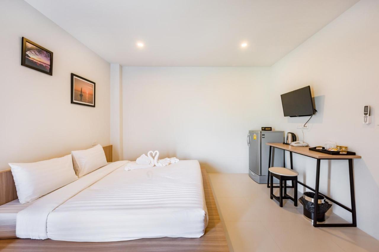 Phuket Marine Poshtel - Sha Plus Чалонг Екстер'єр фото