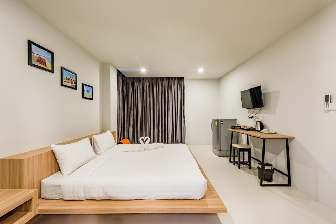 Phuket Marine Poshtel - Sha Plus Чалонг Екстер'єр фото