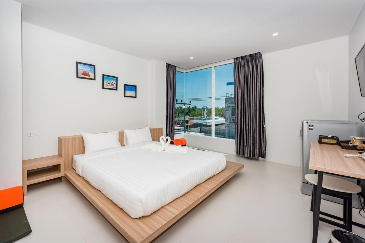 Phuket Marine Poshtel - Sha Plus Чалонг Екстер'єр фото